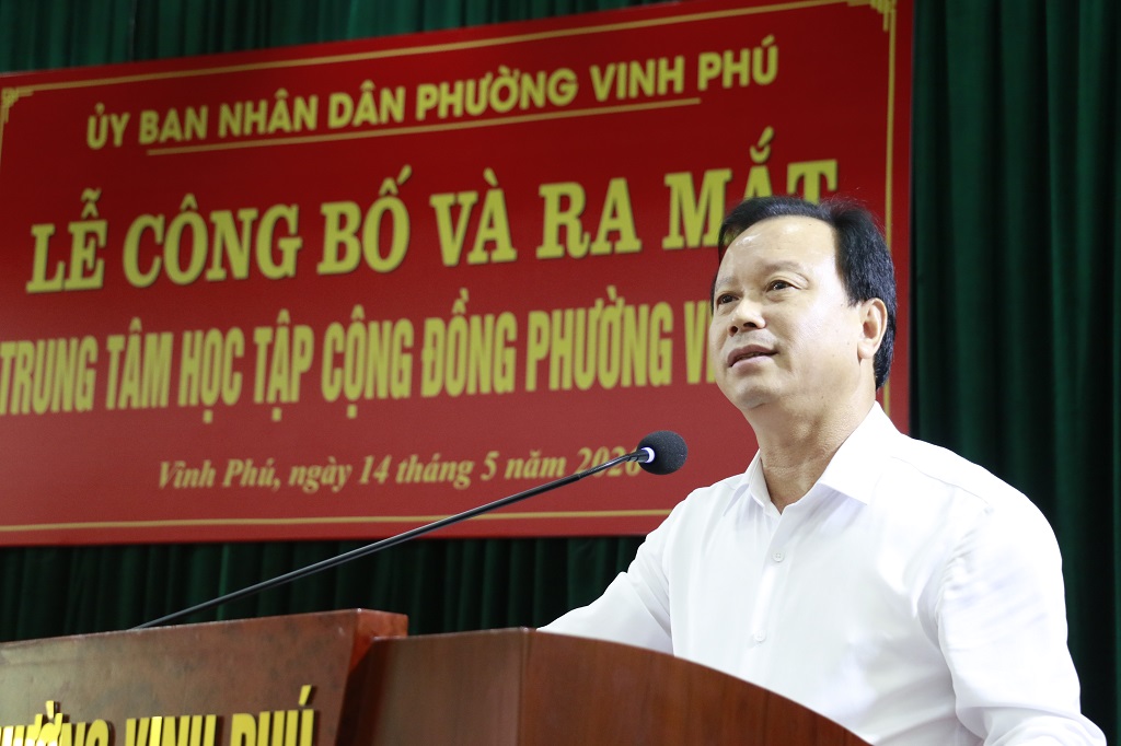 Đại diện Lãnh đạo phường Vinh Phú phát biểu tại buổi lễ