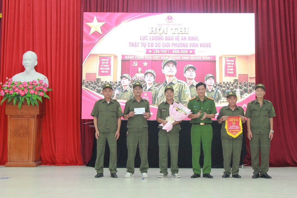 Trao giải 04 Đội thi có thành tích xuất sắc 