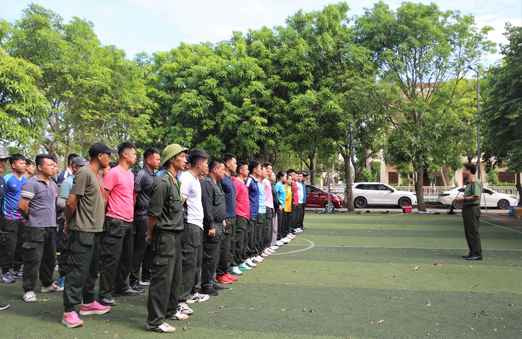 Đồng chí Đại tá Nguyễn Trọng Khanh  - Trưởng Phòng Công tác chính trị, Phó Trưởng Ban chỉ đạo kiểm tra tại các địa điểm tập luyện