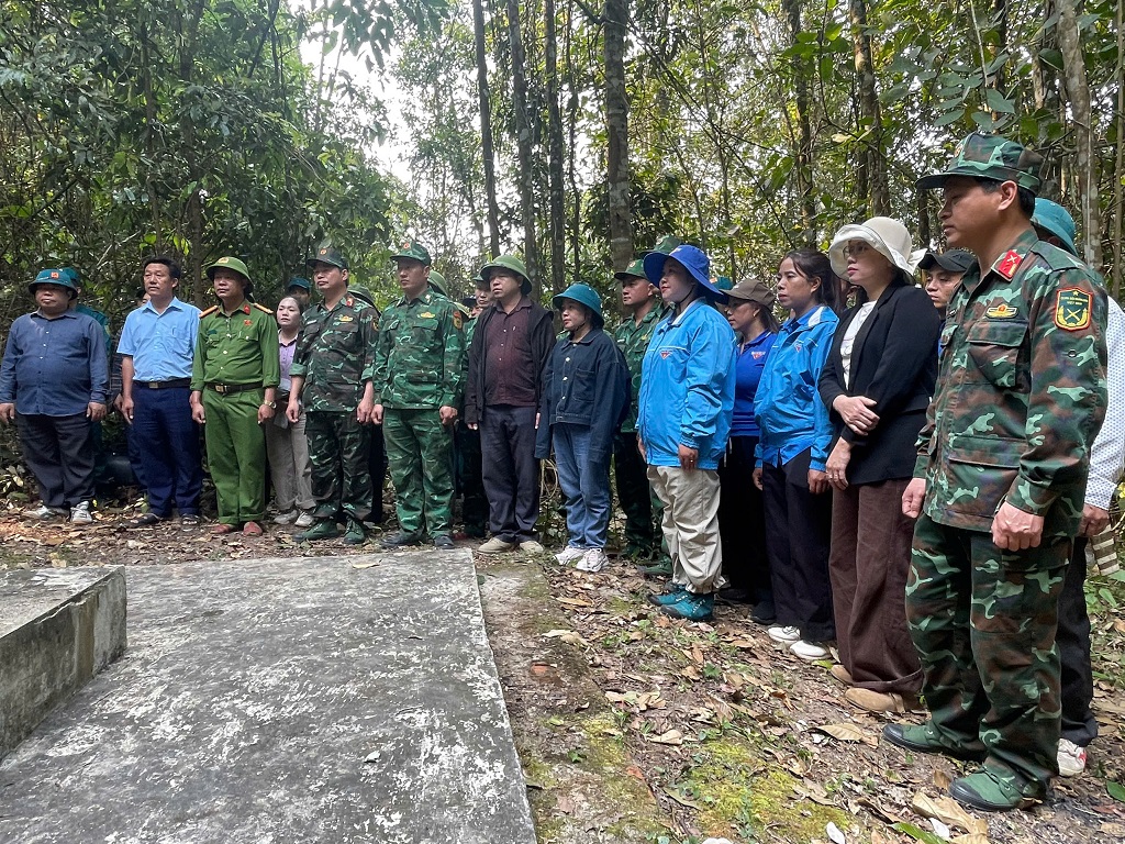 Công an Nậm Cắn chủ động phối hợp với Đồn Biên phòng Cửa khẩu Quốc tế Nậm Cắn và Ban Chỉ huy Quân sự xã, Đoàn thanh niên xã tuần tra, kiểm soát cột mốc biên giới
