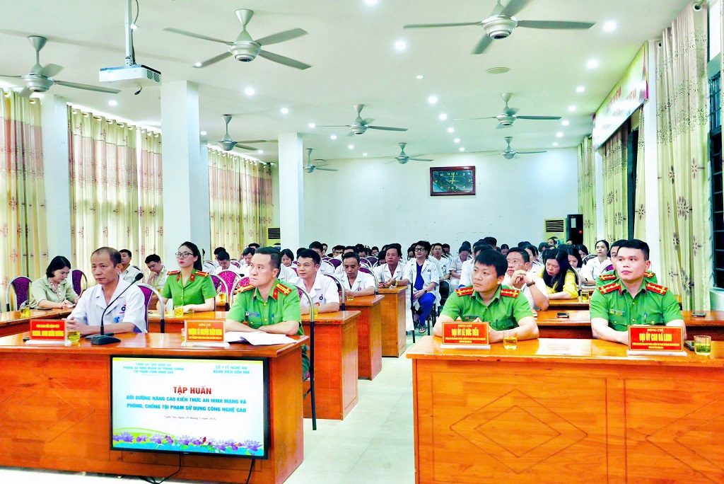 Tập huấn nâng cao kiến thức về an ninh mạng và phòng, chống tội phạm sử dụng công nghệ cao trong tình hình hiện nay
