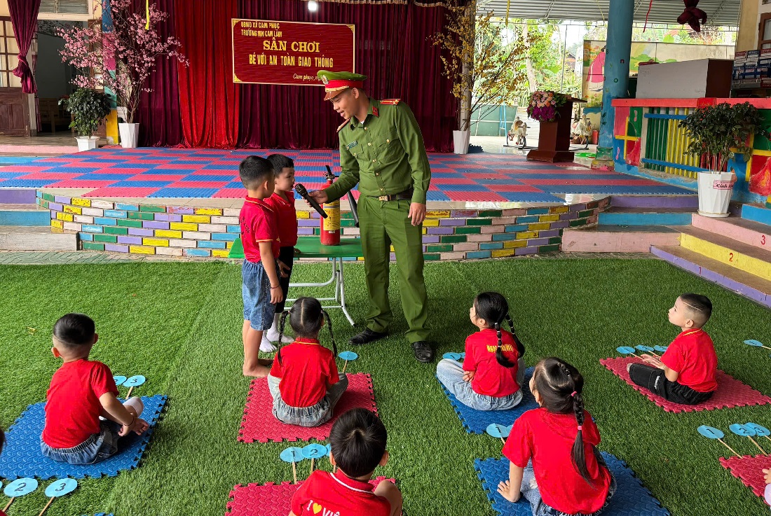 Công an xã Cam Phục tổ chức chương trình 