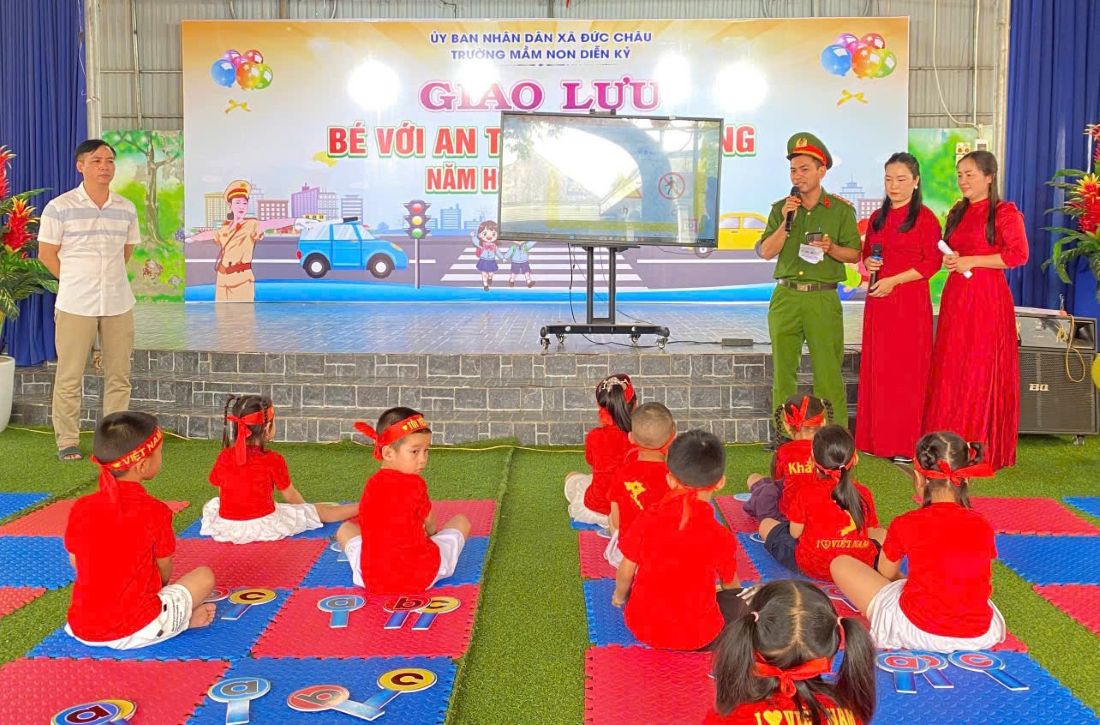 Giáo dục kiến thức an toàn giao thông qua chương trình 
