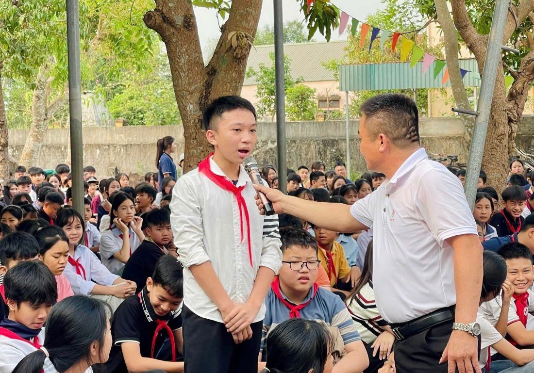 Học sinh hào hứng trả lời câu hỏi