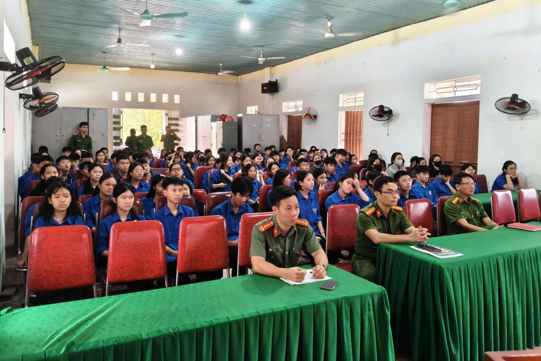 Đại biểu tham dự buổi gặp mặt
