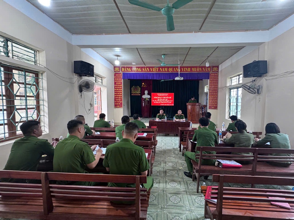 Chi bộ Công an xã Hoa Quân tổ chức sinh hoạt chuyên đề