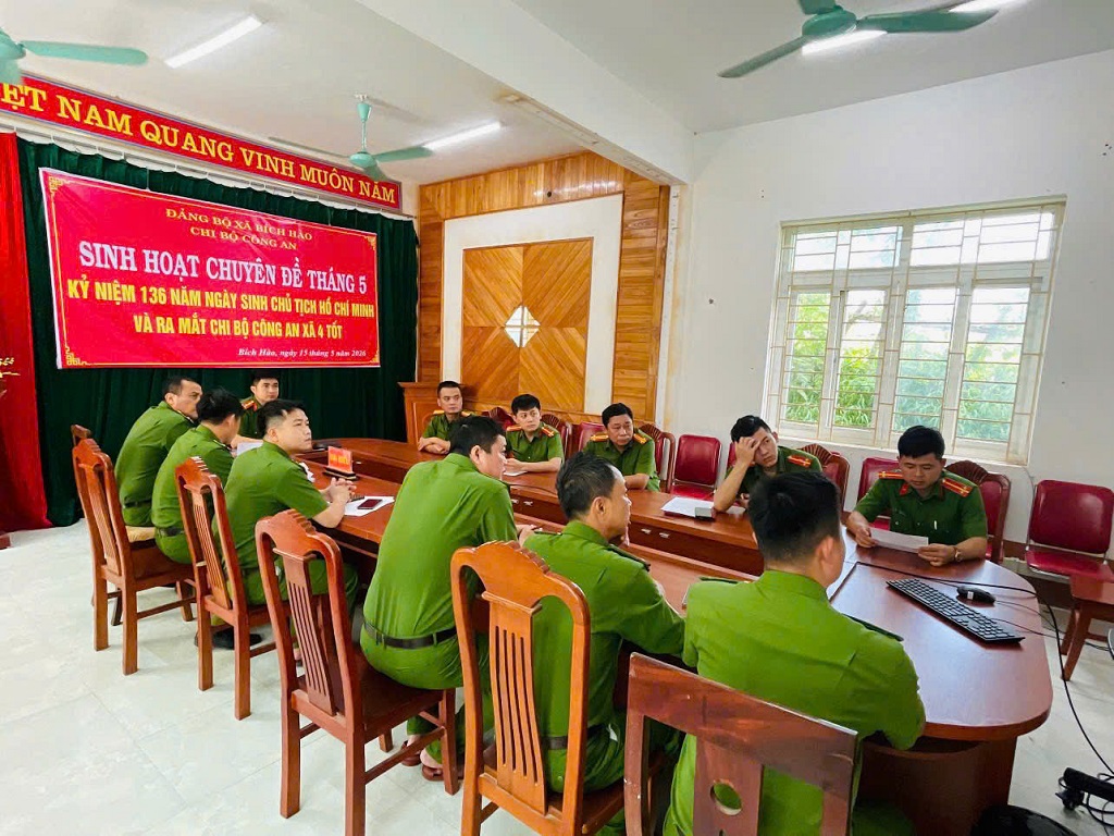 Tại buổi sinh hoạt 