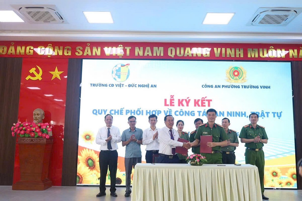 Ký kết Quy chế phối hợp trong công tác đảm bảo an ninh, trật tự