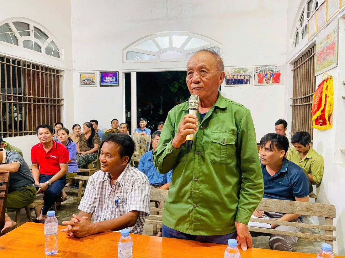 Người dân đóng góp ý kiến tại Diễn đàn
