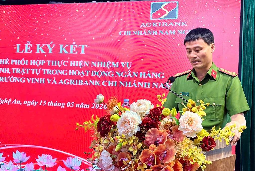 Đại diện Công an phường Trường Vinh phát biểu