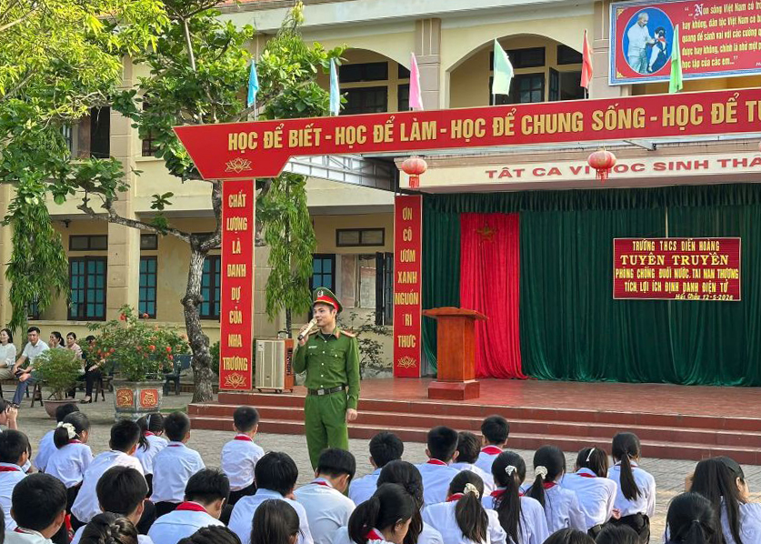Tuyên truyền phòng chống đuối nước và định danh điện tử cho học sinh