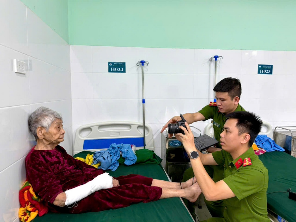 Hỗ trợ cấp căn cước cho cụ bà 87 tuổi