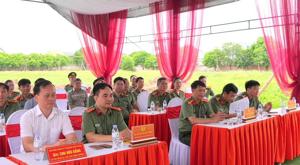 Đại biểu tham dự lễ