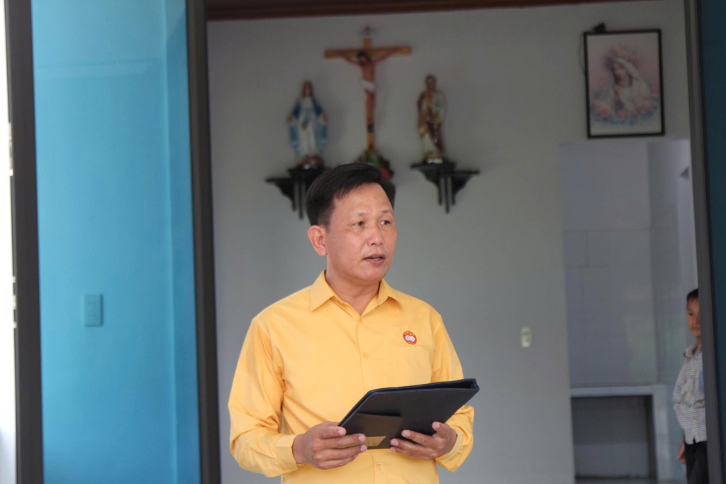 Đại diện các đơn vị hỗ trợ xây nhà phát biểu tại Lễ khánh thành