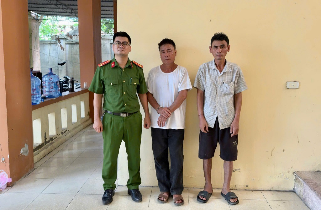 Khởi tố đối tượng phạm tội ma túy có tàng trữ vũ khí quân dụng