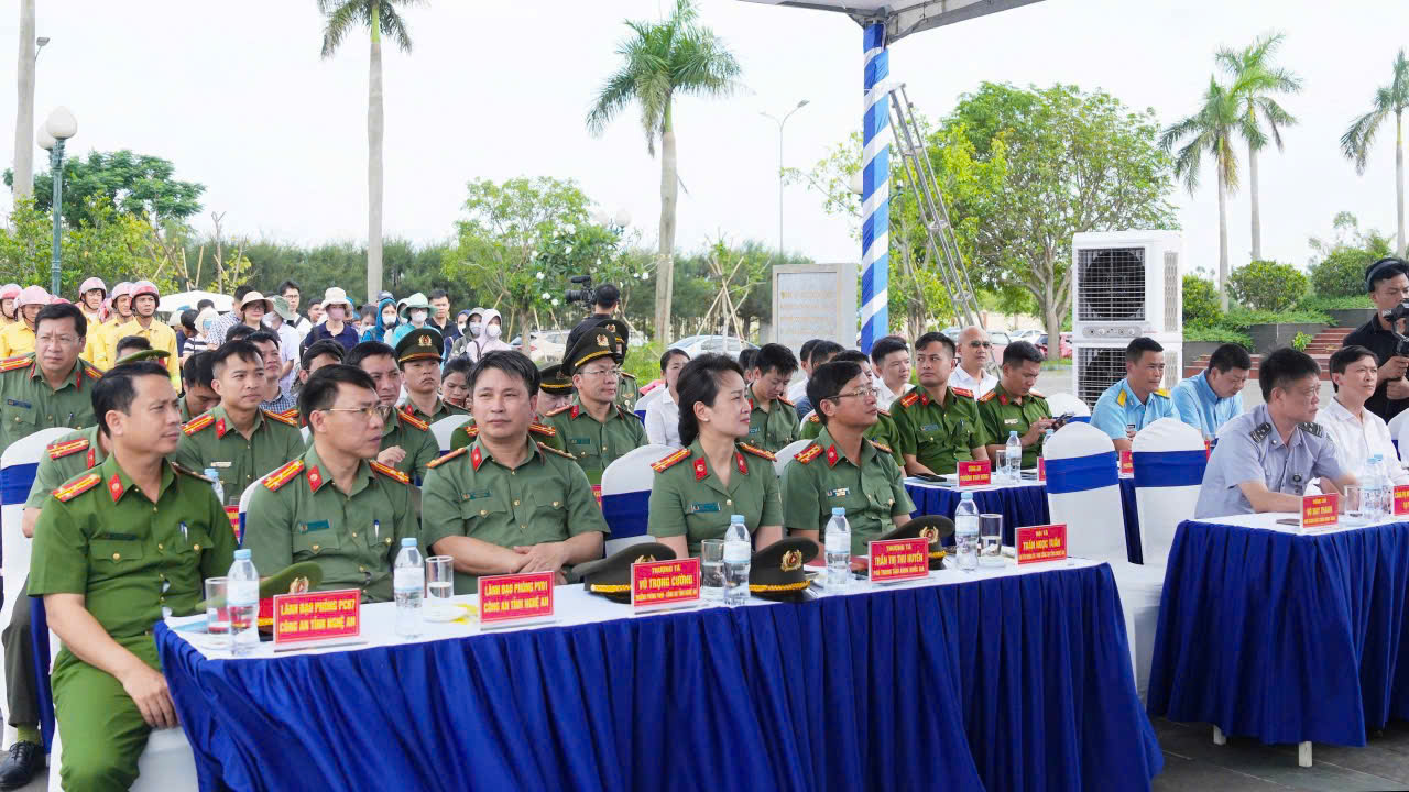 Đại biểu tham dự