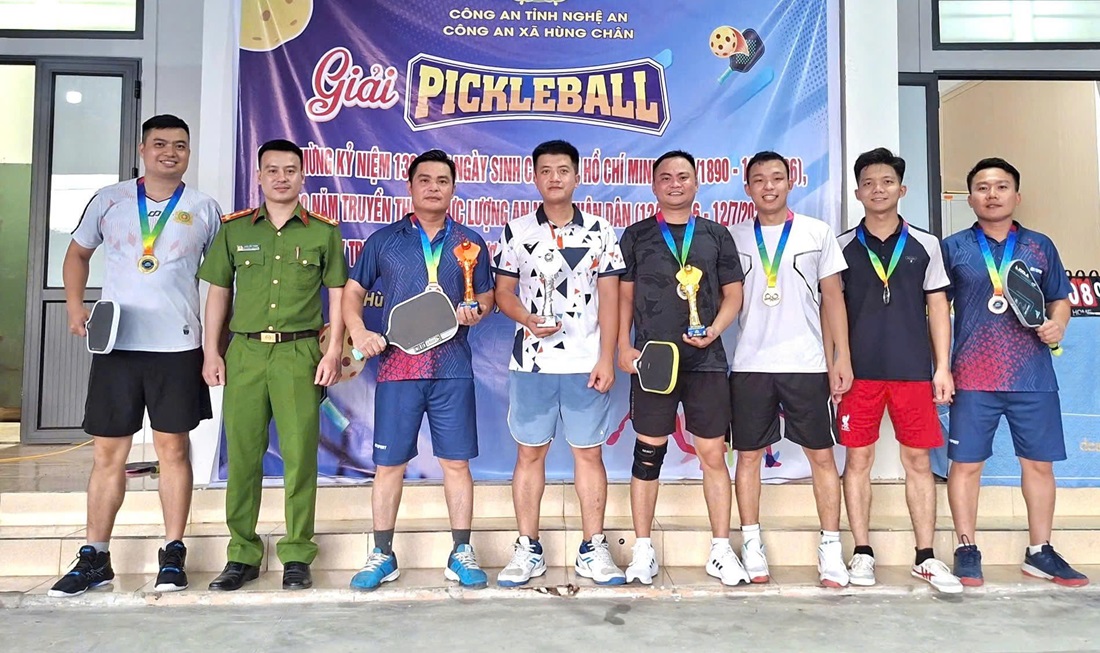 Công an xã Hùng Chân tổ chức giải Pickleball