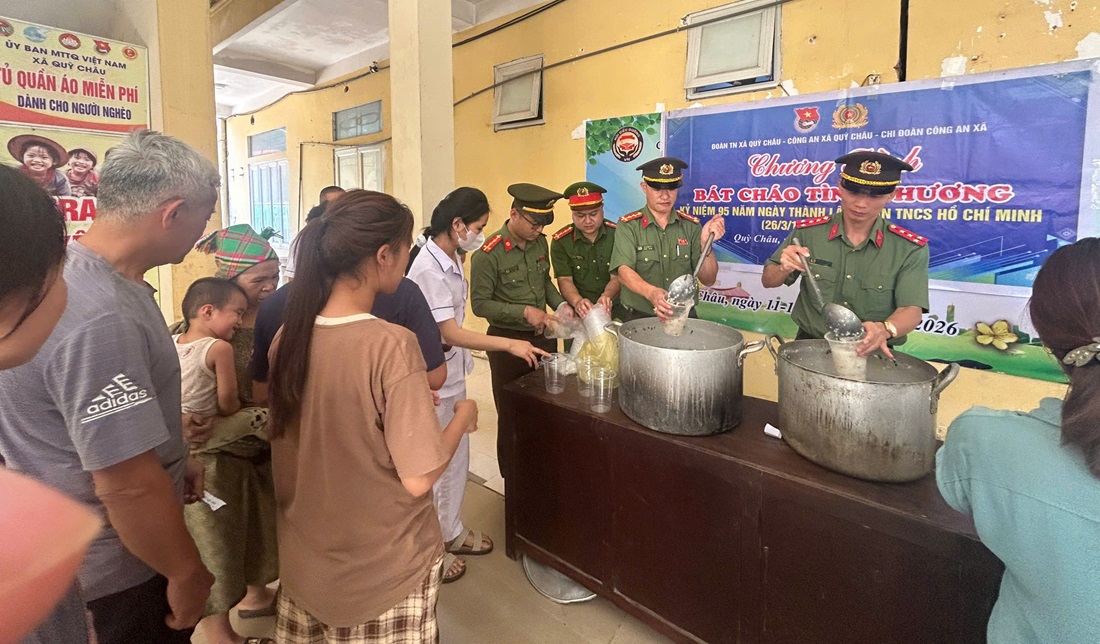 Công an xã Quỳ Châu tổ chức chương trình 