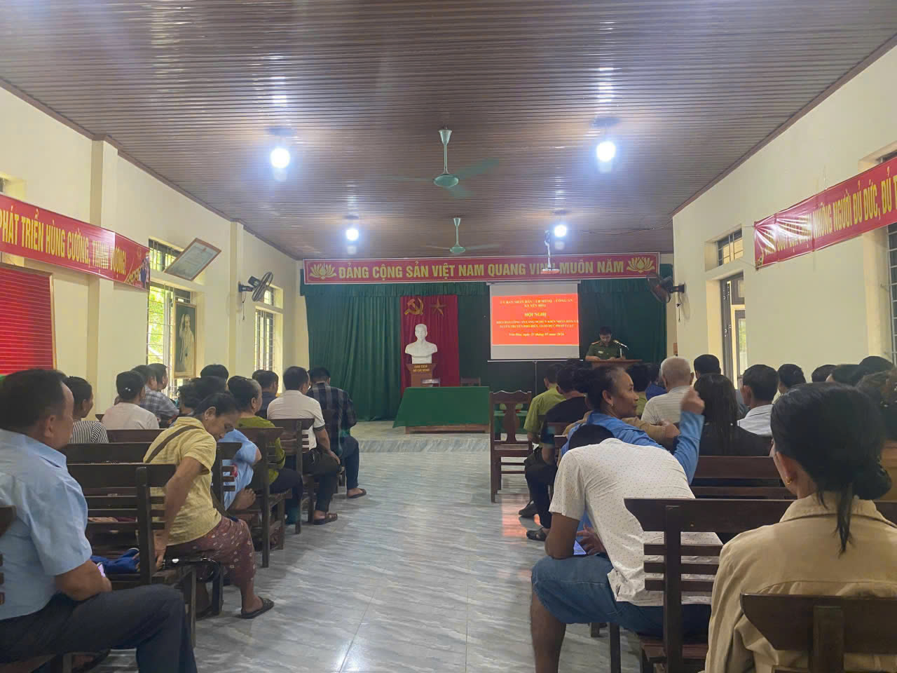 Công an xã Yên Hòa tổ chức Diễn đàn 