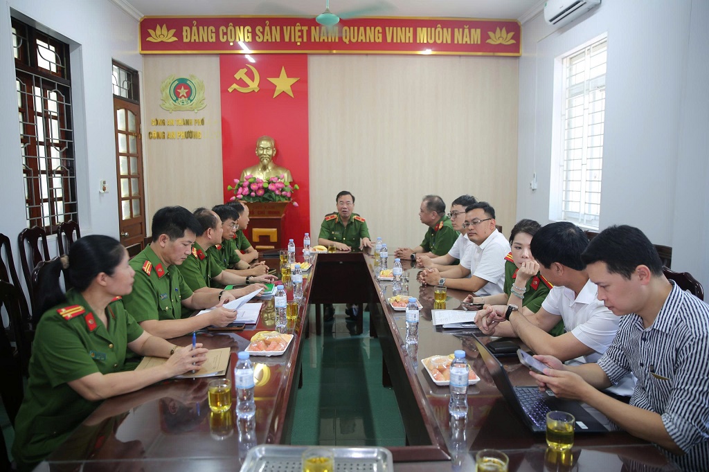 Khảo sát tại Công an phường Thành Vinh