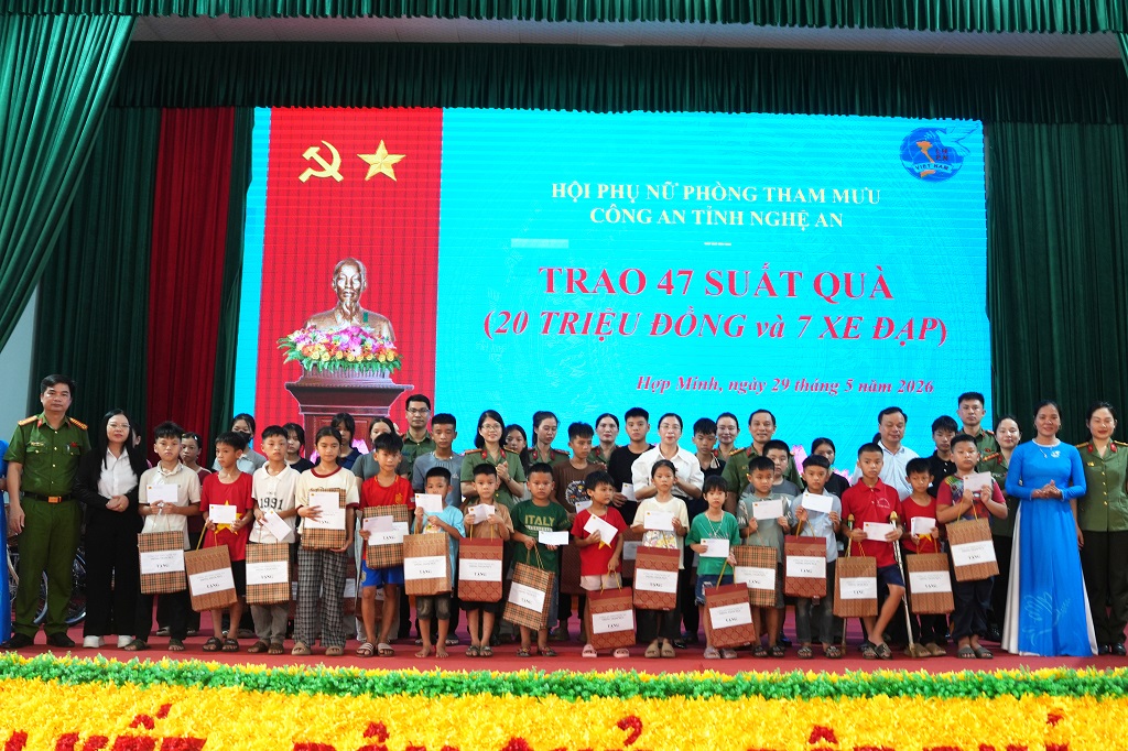 Tuyên truyền pháp luật và hoạt động thiện nguyện tại xã Hợp Minh