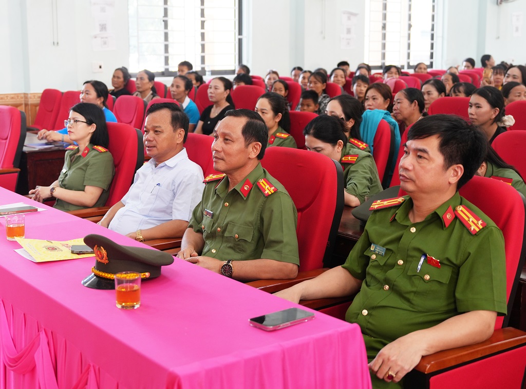 Đại biểu dự chương trình