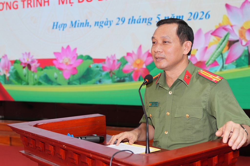 Đại diện Lãnh đạo Phòng Tham mưu Công an tỉnh Nghệ An phát biểu tại chương trình