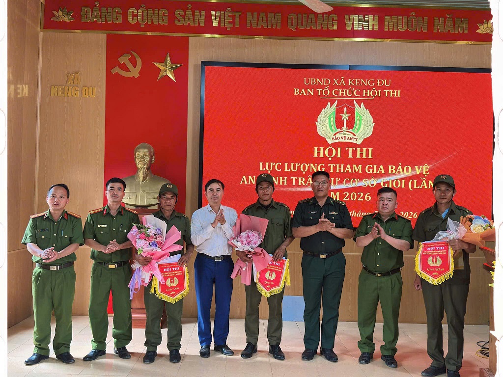 Trao giải cho đội đạt thành tích xuất sắc