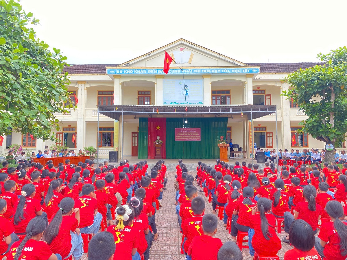 Công an xã Cát Ngạn tăng cường tuyên truyền phòng chống lừa đảo trên không gian mạng