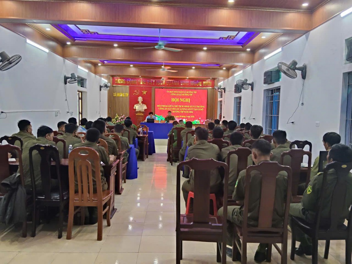 Hội nghị đối thoại giữa Chủ tịch UBND xã và Trưởng Công an xã với lực lượng tham gia bảo vệ ANTT tại cơ sở năm 2026