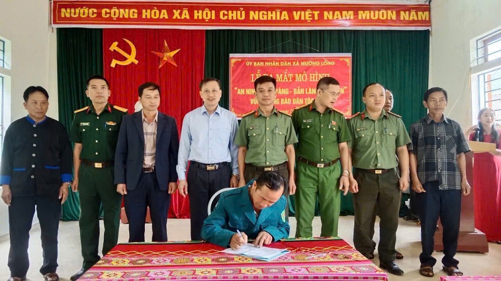 Ký kết thực hiện mục tiêu mô hình