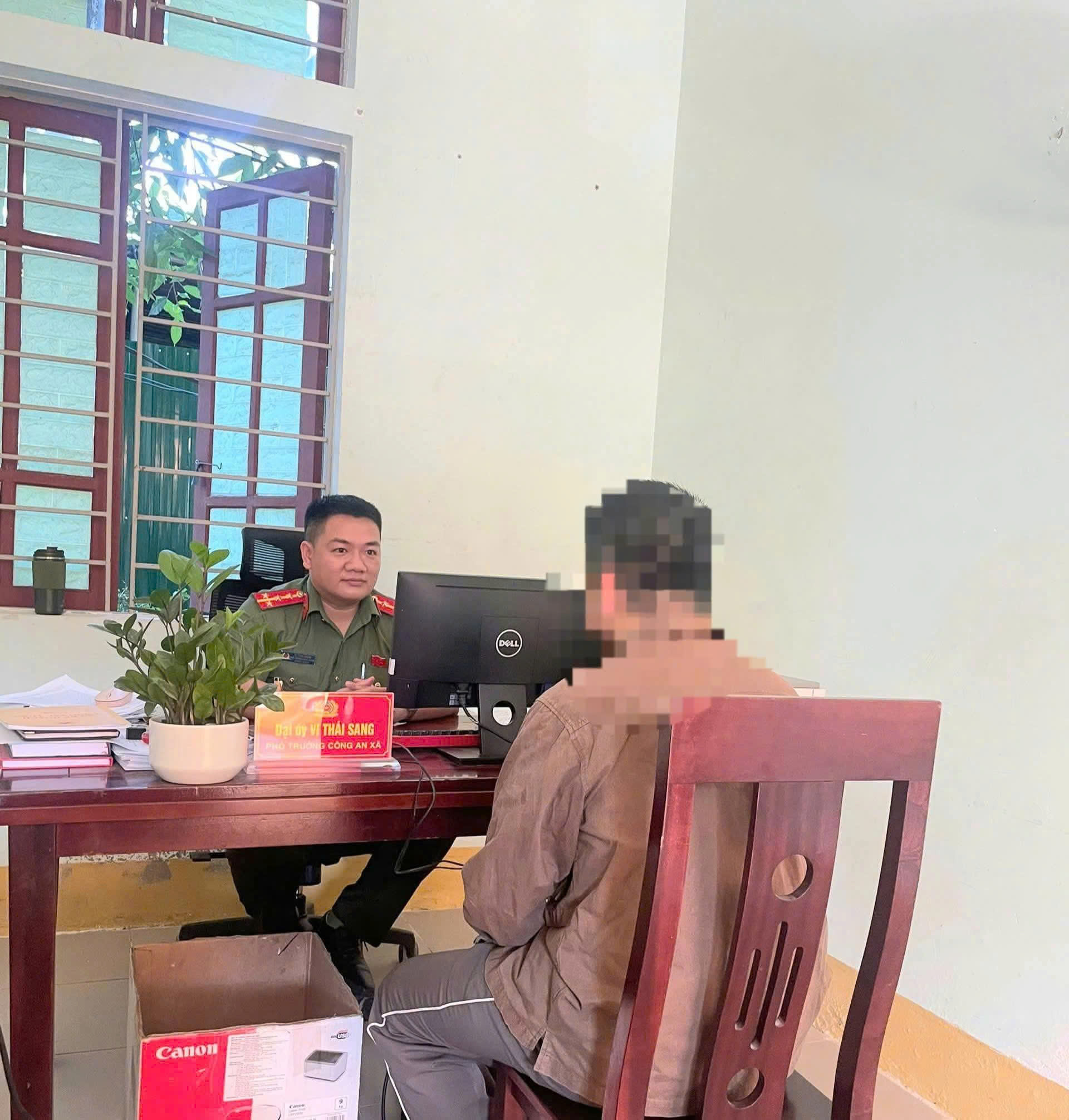 Công an xã Yên Na xử phạt 7,5 triệu đồng trường hợp “báo chốt” trên mạng xã hội