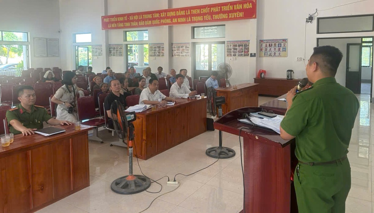 Tại diễn đàn