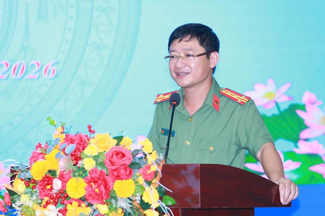 Đồng chí Đại tá Trần Ngọc Tuấn, Ủy viên Ban Thường vụ Đảng ủy, Phó Giám đốc Công an tỉnh thông tin hoạt động kỷ niệm 80 năm ngày truyền thống Lực lượng An ninh nhân dân Việt Nam