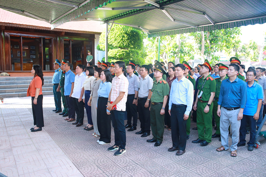 Tại Nhà tưởng niệm đồng chí Trần Quốc Hoàn