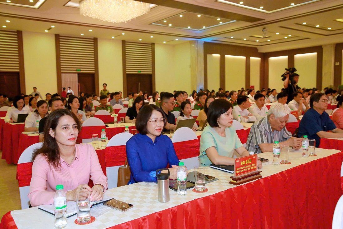 Cộng tác viên dư luận xã hội