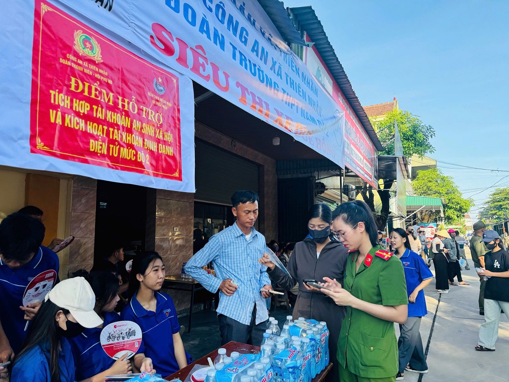 Công an xã Thiên Nhẫn 