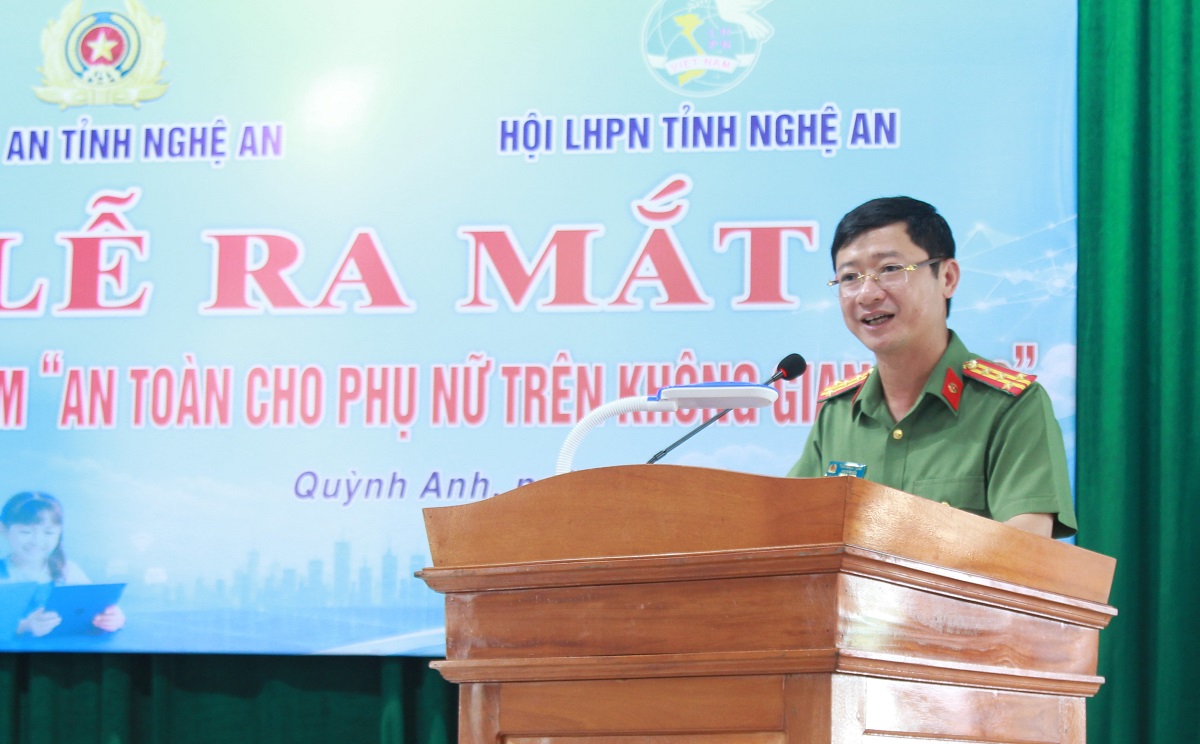 Đồng chí Đại tá Trần Ngọc Tuấn, Phó Giám đốc Công an tỉnh phát biểu chỉ đạo tại buổi lễ