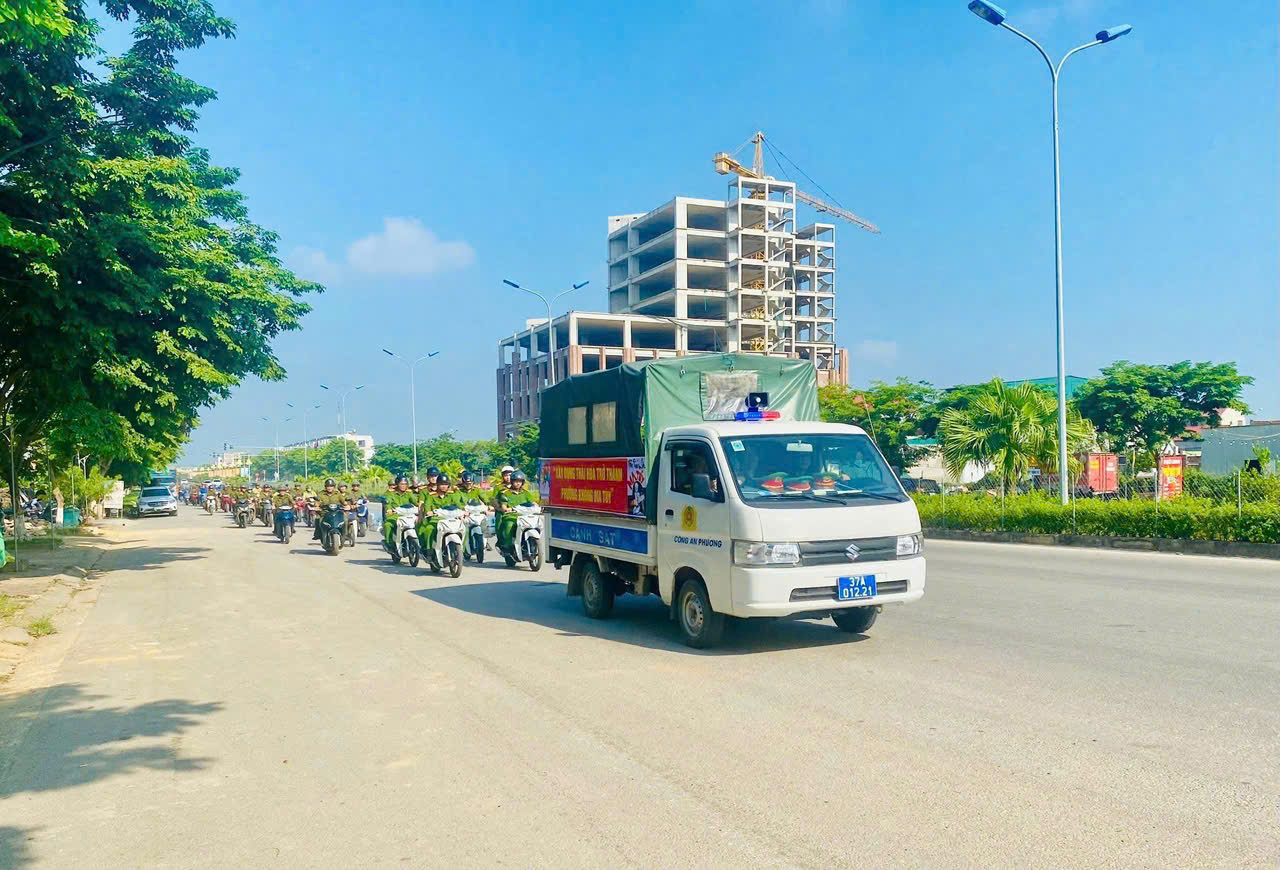 100% Công an xã, phường đồng loạt ra quân thực hiện đợt cao điểm tấn công, trấn áp tội phạm và vi phạm pháp luật về ma túy