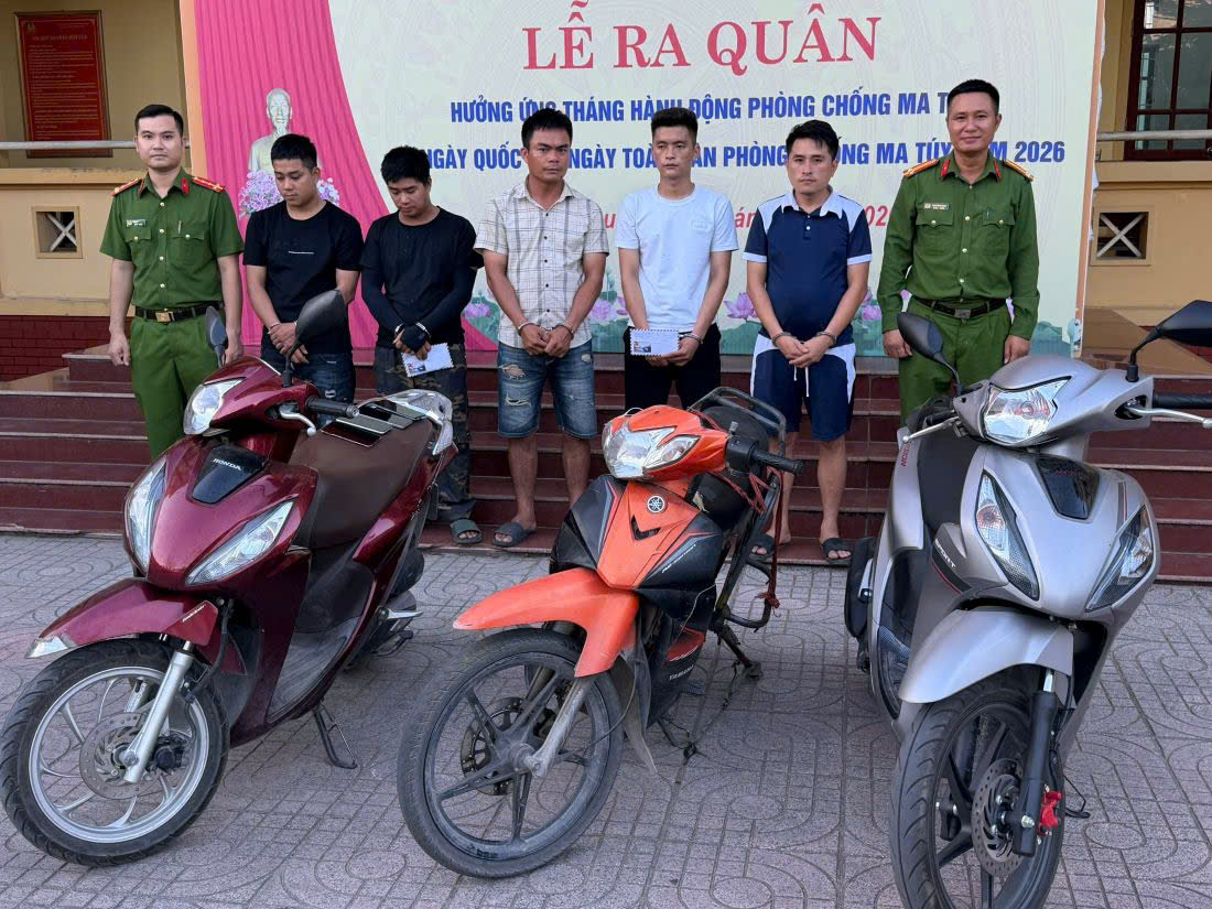 Chỉ trong 02 ngày đầu ra quân, Công an xã Minh Châu liên tiếp phát hiện, bắt 03 vụ, 07 đối tượng có hành vi mua bán, tàng trữ trái phép chất ma túy