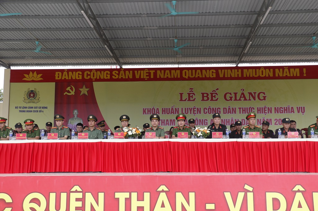 Đại biểu dự lễ
