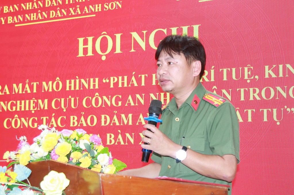 Đại diện Lãnh đạo Phòng Công tác chính trị phát biểu chỉ đạo