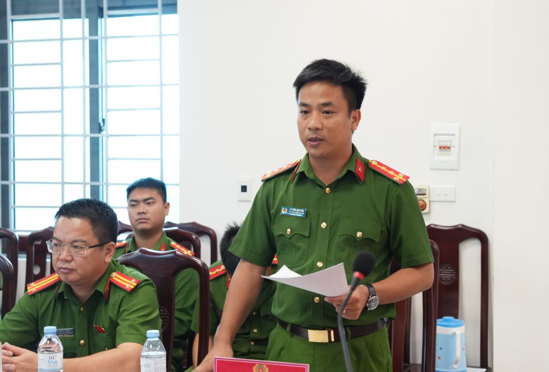 Đồng chí Đại úy Lê Tiến Nguyễn, Trưởng Công an xã Đại Đồng phát biểu