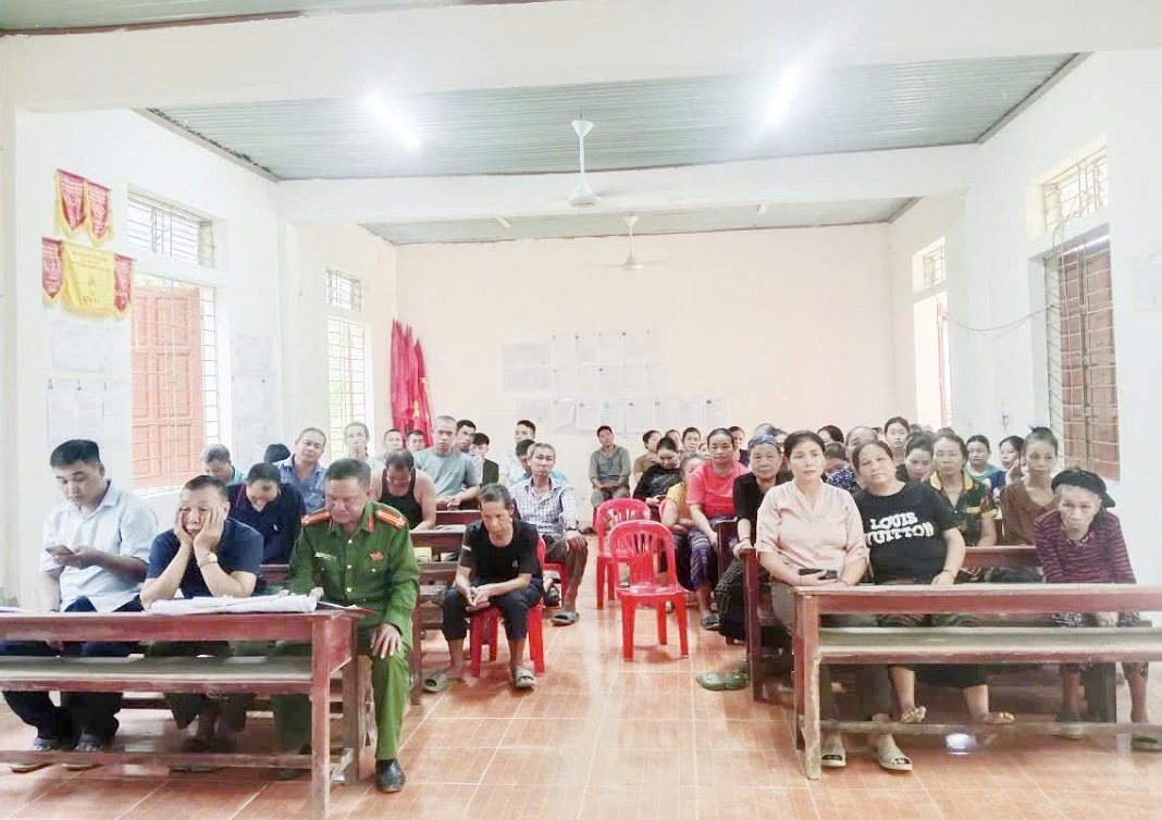 Công an xã Hữu Kiệm tổ chức tuyên truyền pháp luật tại bản Xốp Thặp