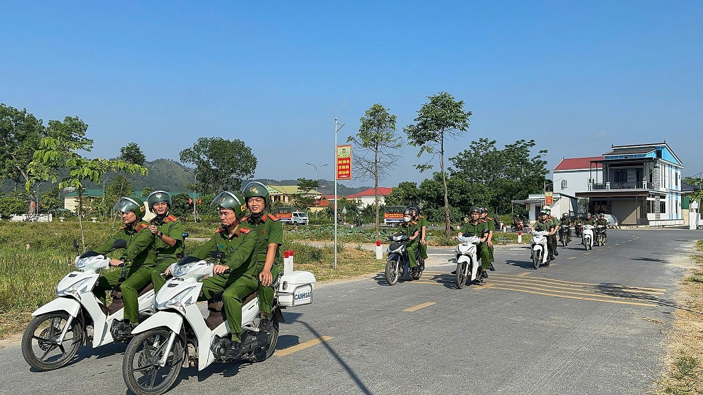 Công an xã Thiên Nhẫn ra quân hưởng ứng Tháng hành động phòng, chống ma túy năm 2026
