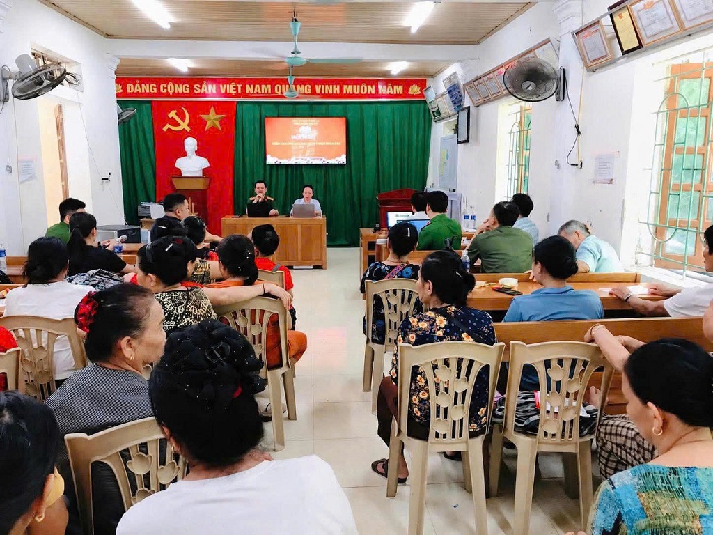 Công an xã Yên Na tổ chức diễn đàn 
