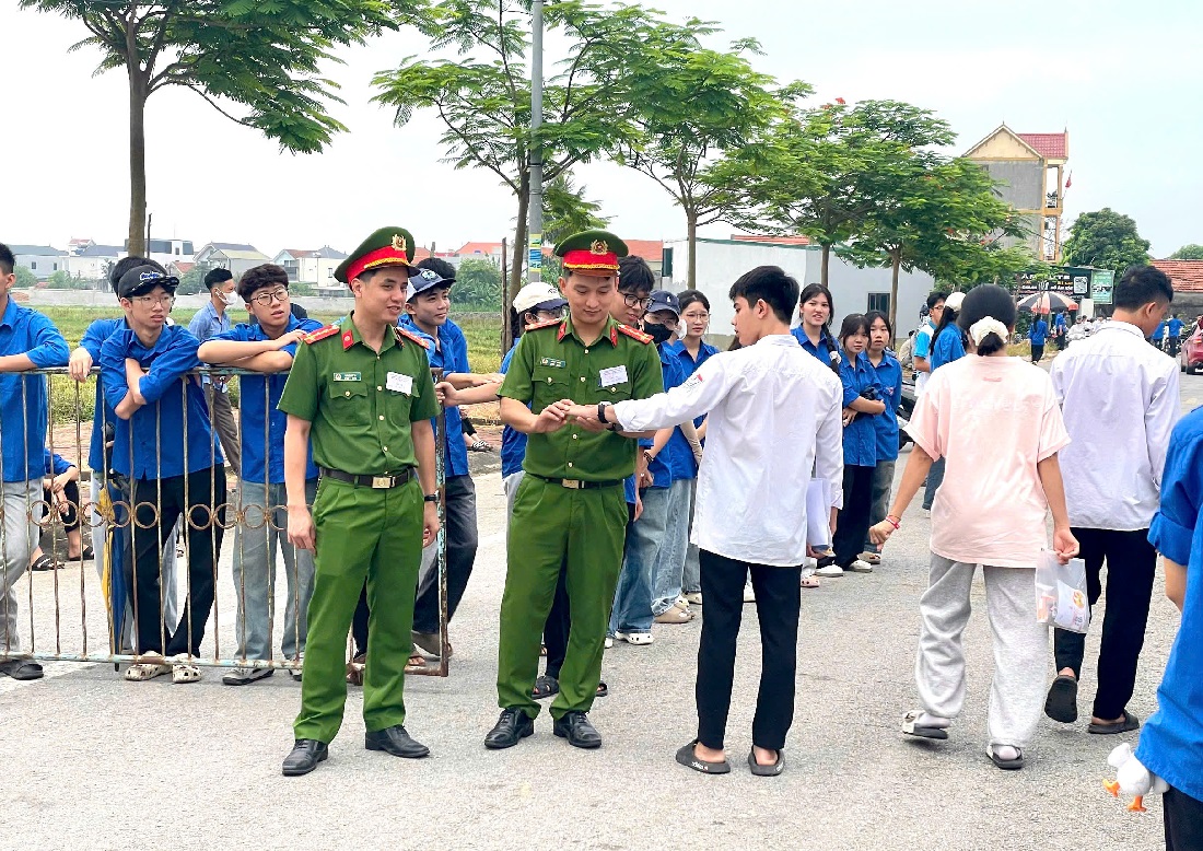 Bảo đảm ANTT và tiếp sức mùa thi tại Kỳ thi tốt nghiệp THPT năm 2026