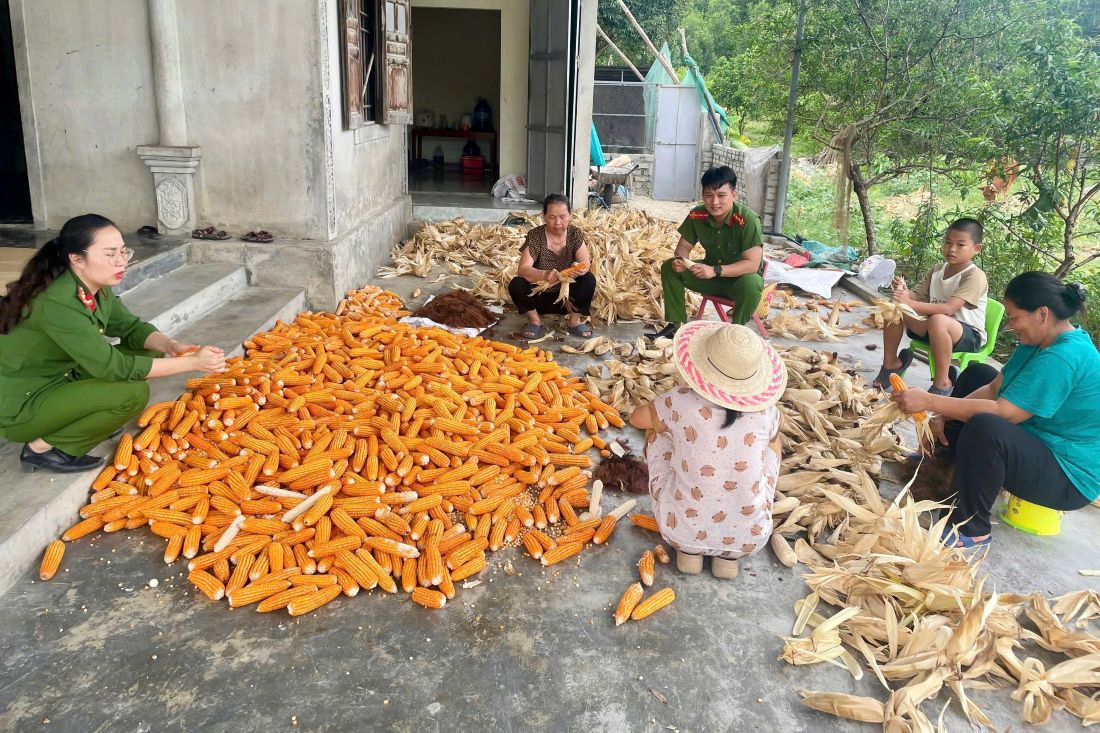 Thăm hỏi, động viên gia đình