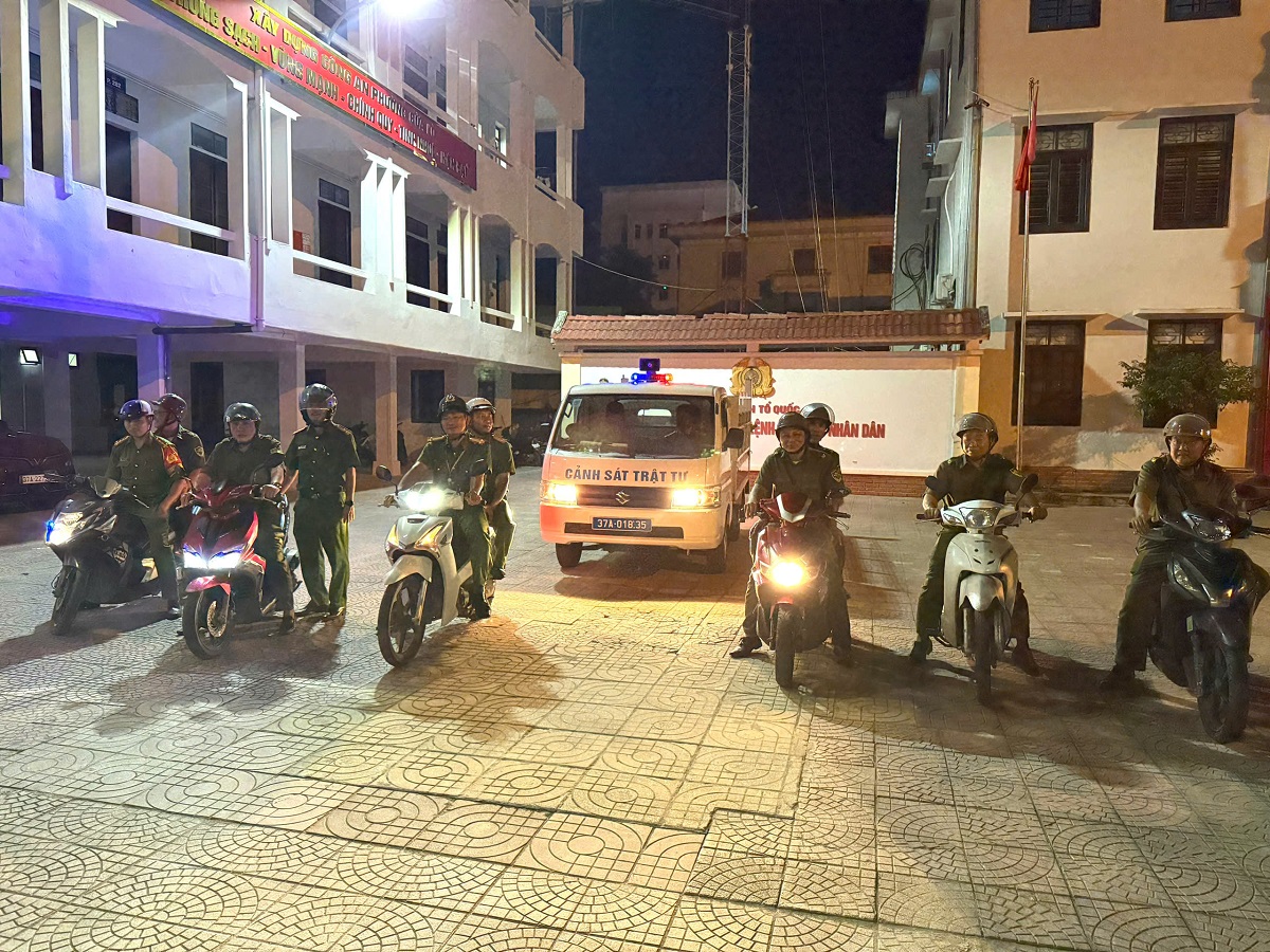 Công an phường Cửa Lò ra quân cao điểm phòng ngừa, xử lý thanh, thiếu niên vi phạm ATGT và gây rối ANTT