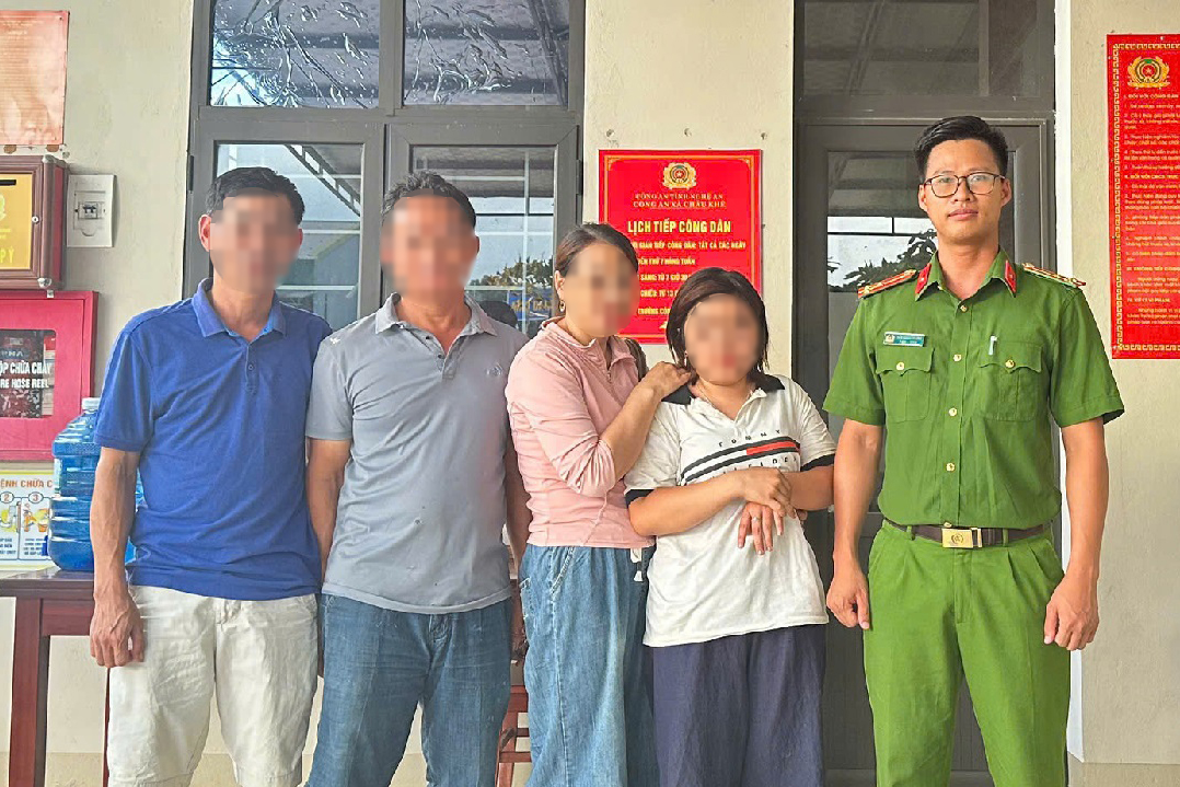 Hỗ trợ tìm kiếm công dân đi lạc bàn giao cho gia đình